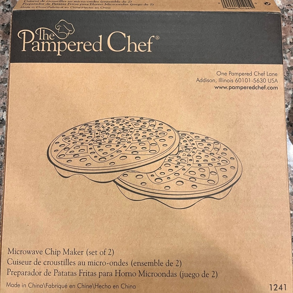 Pampered Chef Microwave Potato Chip Maker, Set of 2, New in Box.